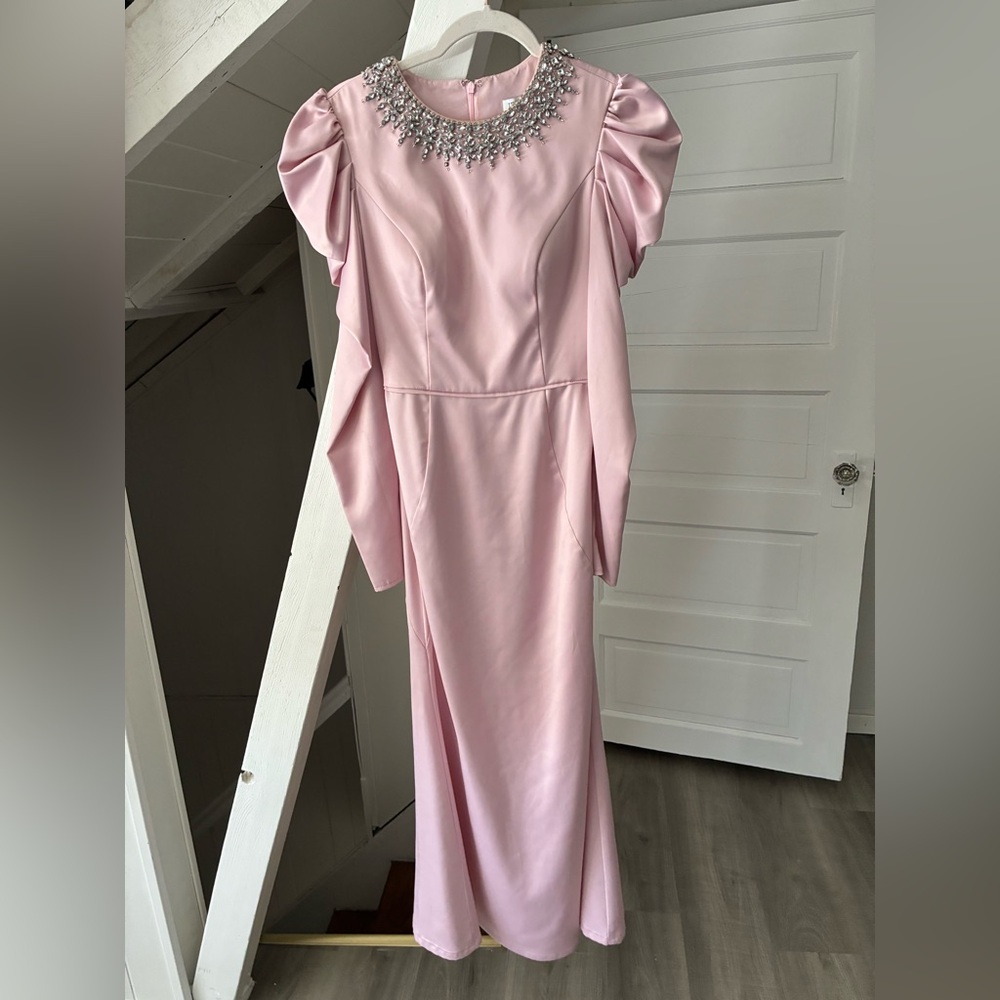 Mac Duggal Elegant Pink Evening Gown